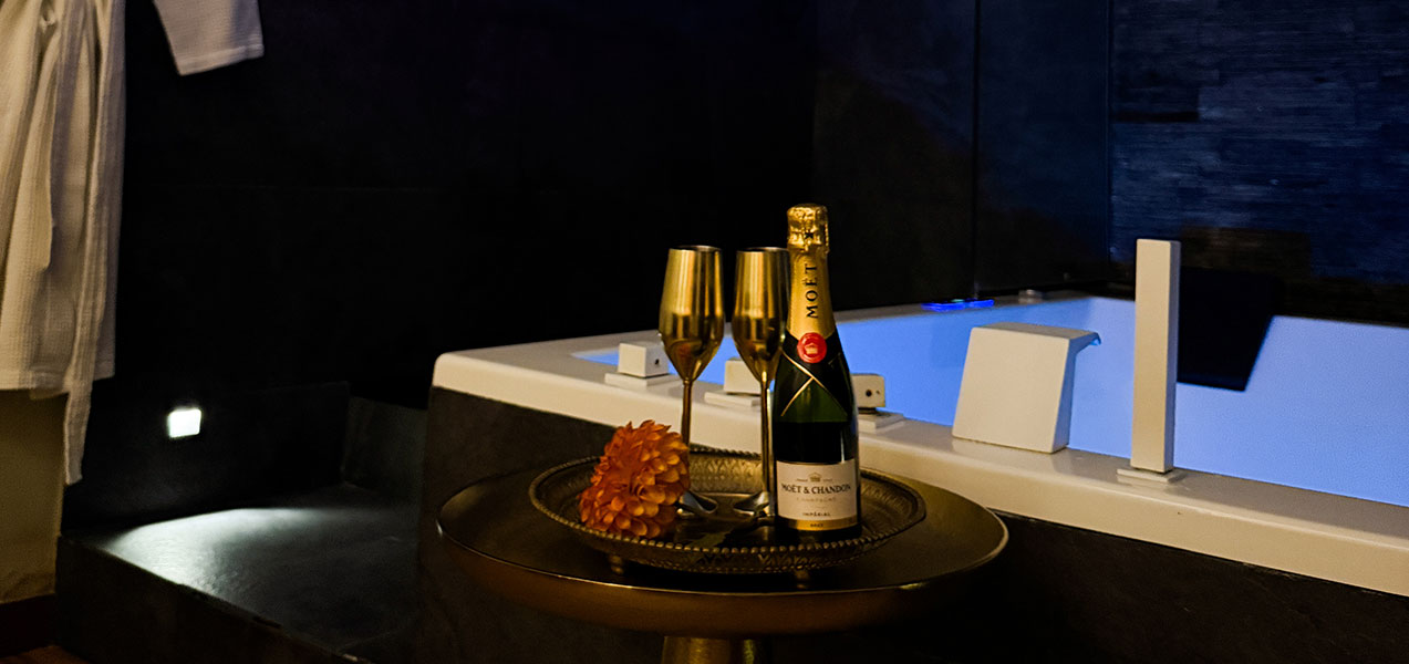 nava-thai-masaje-thailandes-jacuzzi
